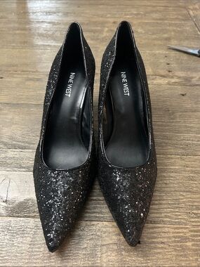 Nine West Black Glitter Pointed Toe Pumps never worn 3” heel